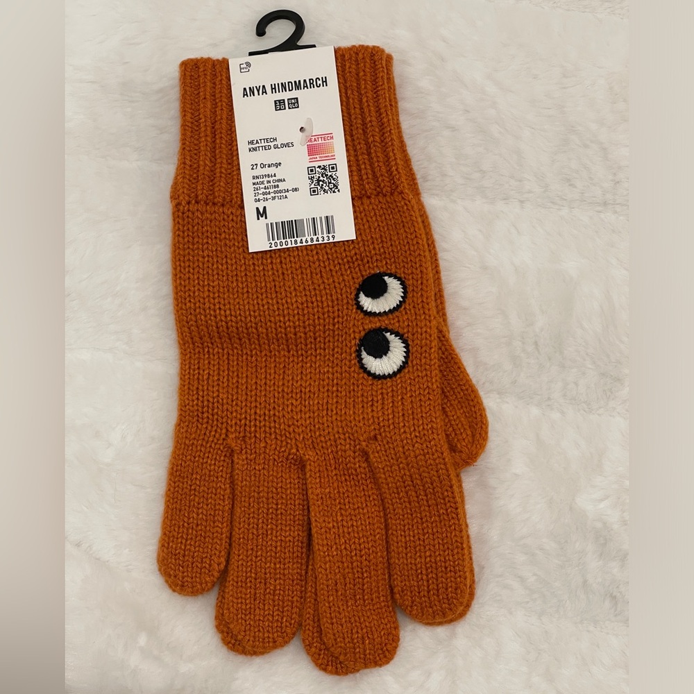 UNIGLO x ANYA HINDMARCH HEATTECH Knitted Gloves - Picture 2 of 3